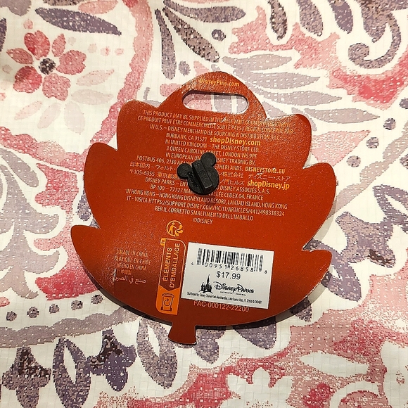 Authentic Disney Pin Fall Limited Edition Happy Thanksgiving Donald Duck Pie NWT - Picture 3 of 3